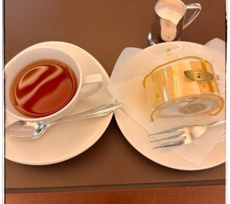 ベイカフェ横浜の紅茶とバナナシフォンロール