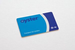 ロンドン Tube: オイスターカードかトラベルカードか
