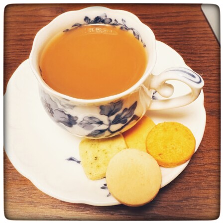 鎌倉レザンジュのプティフールサレと紅茶