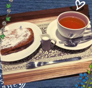静岡産和紅茶 with レモンパイ in THE ROYAL CAFE YOKOHAMA