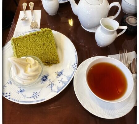 椿屋珈琲の紅茶と抹茶シフォン
