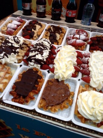 ベルギー中心街はお菓子屋さんがいっぱい