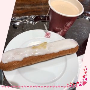 アンティコカフェのミルクティ　牛乳が入ってる