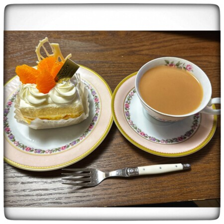 ファウンドリーの愛媛県中島産せとかと阿寒酪農家のショートケーキとニナスティーブレンド