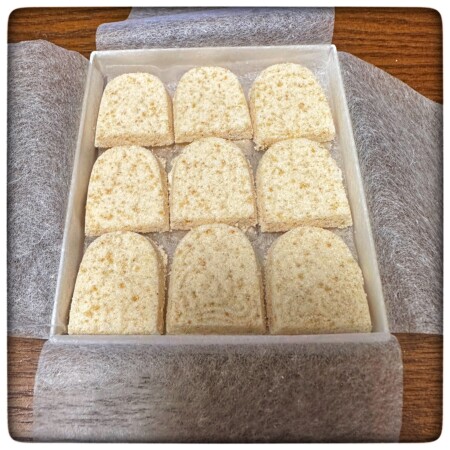 「 大阪屋」の季節もののお干菓子「半蔀（はしとみ）」