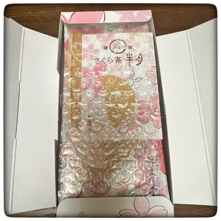 鎌倉さくら茶半月