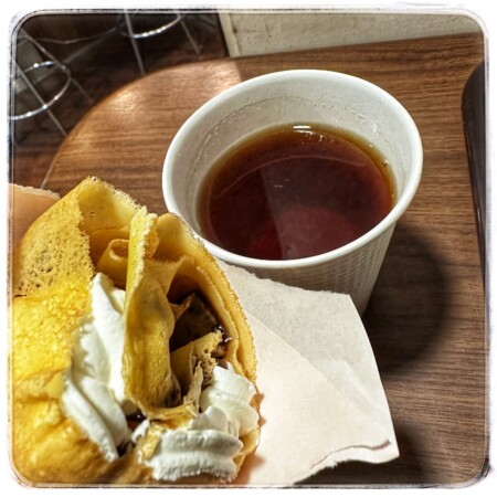 リトルセーマンの紅茶とクレープ