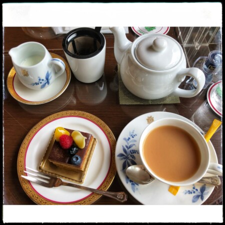 奈良ホテルティーラウンジのケーキセット アールグレイ紅茶