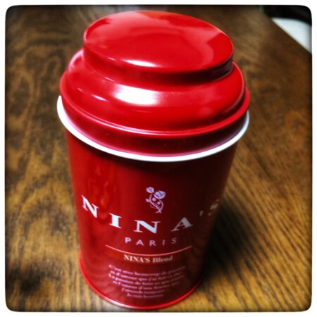 ニナスティーブレンド　赤い缶