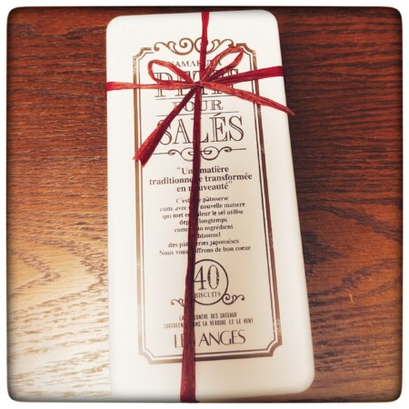 鎌倉レザンジュのプティフールサレの缶