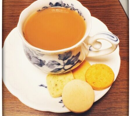 鎌倉レザンジュのプティフールサレと紅茶