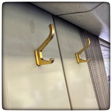 けごん=スペーシアけごんの荷物かけ