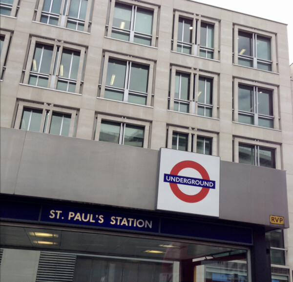 St. Paul's セントポールズ駅