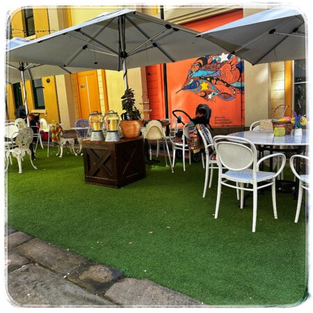 ティーコジーのテラス席