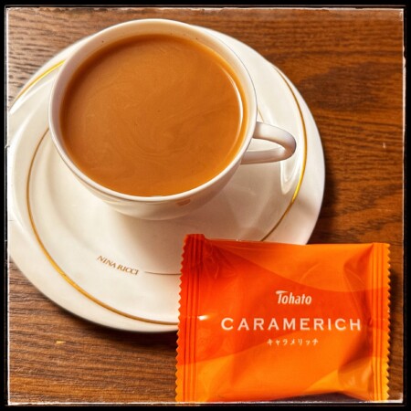 東ハトのキャラメリッチとトワイニングのアールグレイ