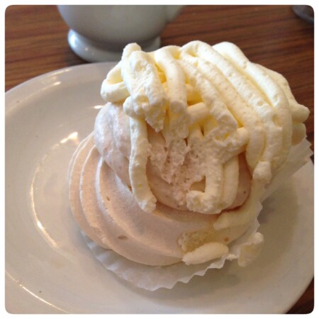 ロンドンカフェ　メゾンバトゥーのホワイトモンブラン