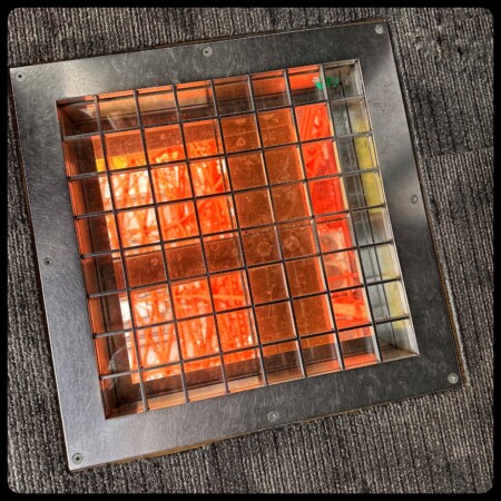 東京タワーの窓ガラス風の床